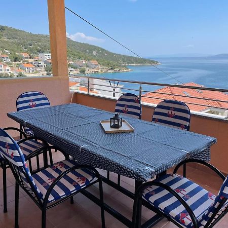 Apartman Emilija Vinišće エクステリア 写真