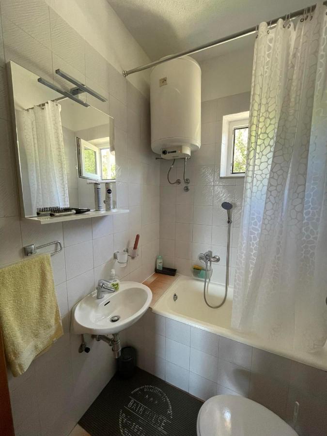 Apartman Emilija Vinišće エクステリア 写真